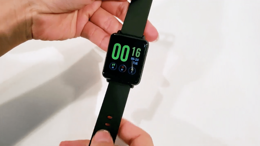 mejor smartwatch impermeable barato